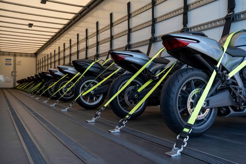 全台跨縣市機車托運與收車服務，專業點收流程與遠端估價，保障高單價愛車運送安全。